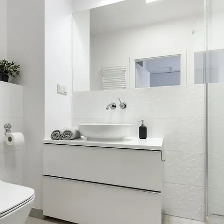 Flatbook - Center Torunska 11 *